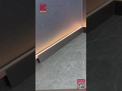Smart LED Baseboard Trim de aluminio. Iluminación oculta y borde sin costuras. Actualización de un hogar moderno.