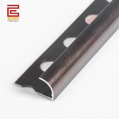 Tejas de pared de color marrón oscuro de borde de la franja de acabado de aluminio de borde redondo de azulejos de recorte de 2,5 m
