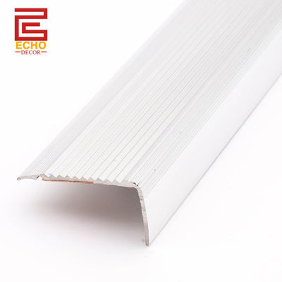 Autoadhesivo de la escalera de la nariz de recubrimiento de aluminio Vinyl piso de escalera de borde de recubrimiento