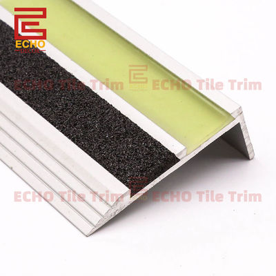 Borde de escalera de aluminio en forma de L con luminiscencia, borde de escalera